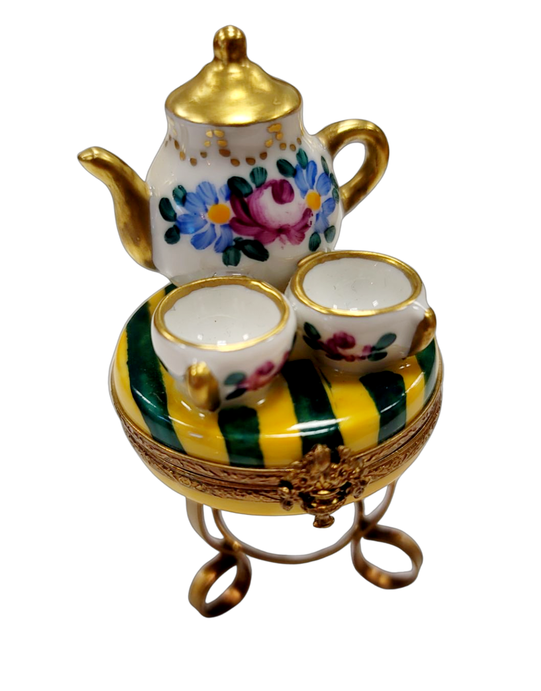 Tea set Teapot and Cups on Table
