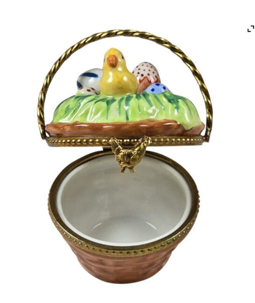 BROWN EASTER BASKET W CHICK