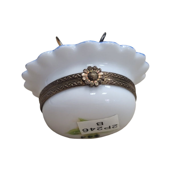 Butterfly Perched on Flower Porcelain Limoges Butterfly French Trinket Box