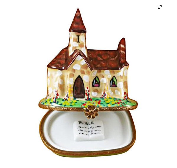 CHURCH WITH BROWN ROOF & REMOVABLE BIBLE