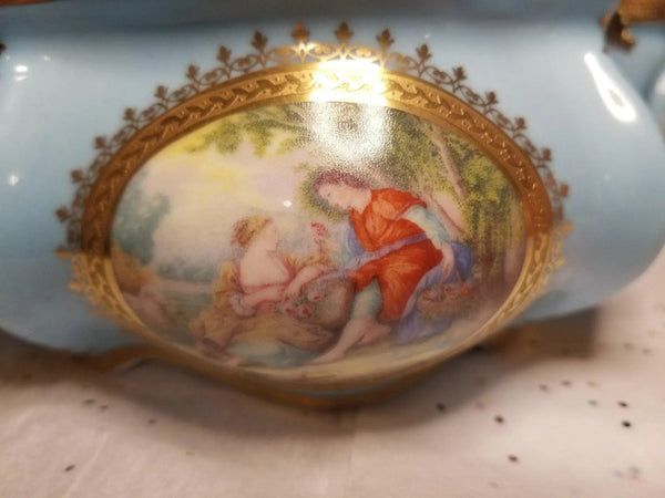 Chantilly Limited Edition Jewelry Chest Porcelain Limoges jewelry traditional French Trinket Box