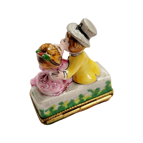 Kids Kissing Couple Figurine Porcelain Limoges love baby valentine French Trinket Box