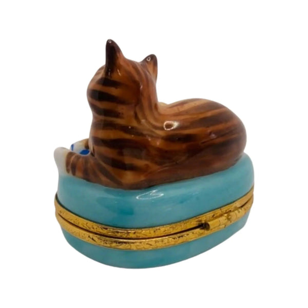 Mother Cat w Kitten Porcelain Limoges cats French Trinket Box
