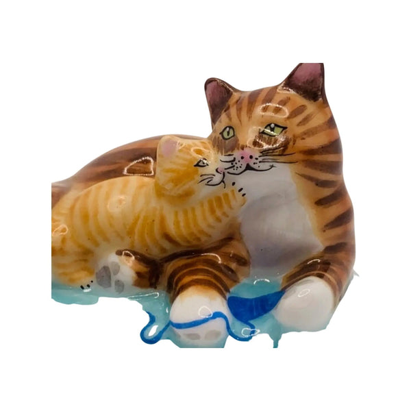 Mother Cat w Kitten Porcelain Limoges cats French Trinket Box
