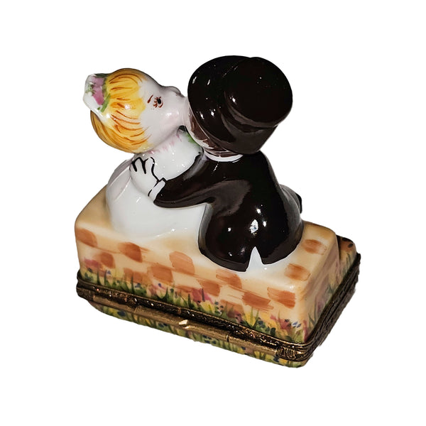 Kissing Couple Limoges Box Porcelain Limoges special graduation French Trinket Box