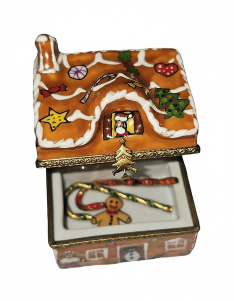 Gingerbread House w Canes