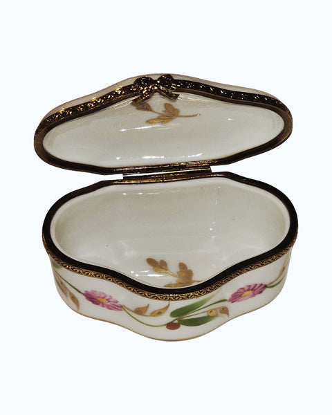 Scalloped Madam Pompadore Roses