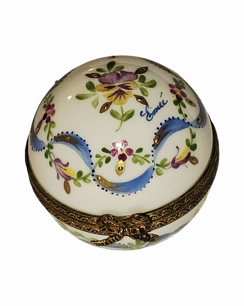 Small Madame on Round Ball