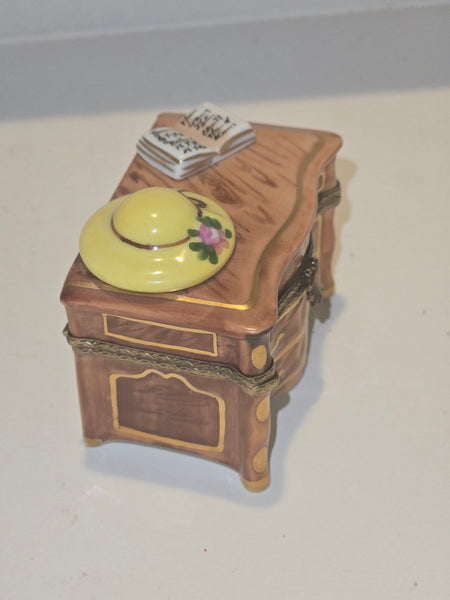 Dresser w Hat Book