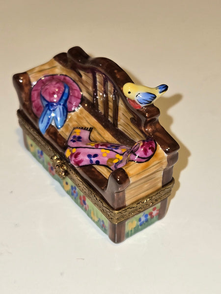 Lyutens Garden Bench Pink Hat w Bird