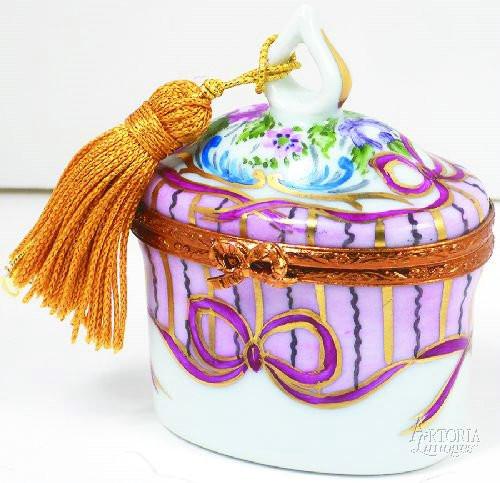 Oval With Tassel: Recamier Pink Limoges Boxes-traditional mother-Limoges Box Boutique