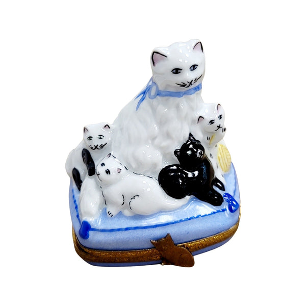 Cat w Kittens Porcelain Limoges Trinket Box