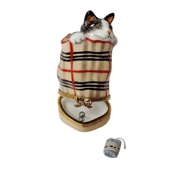 Cat In Berberry Bag with a Ball Of Yarn Limoges Porcelain Box